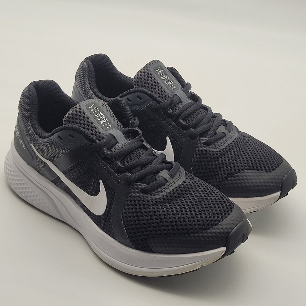 Nike Run Swift 2 Women’s Size 9, Black White, Great Condition, Used, CU3528-004